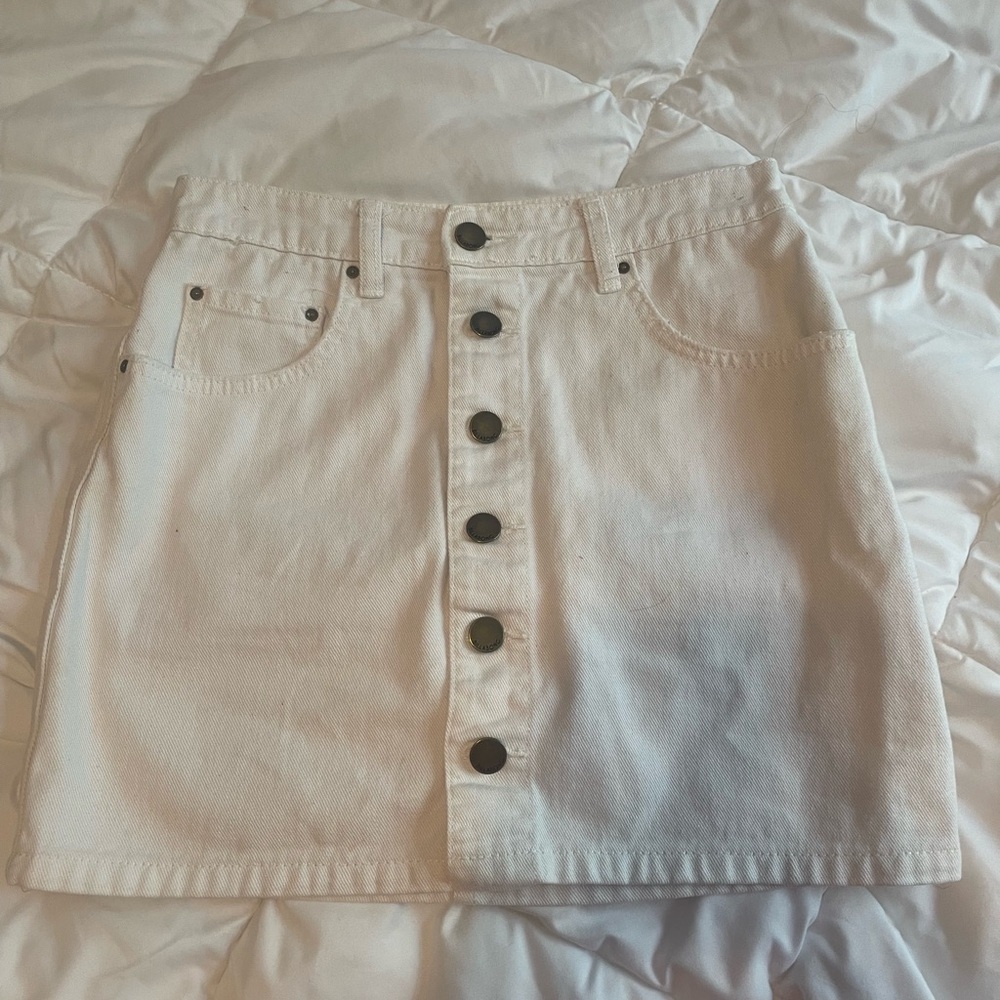 white denim skirt